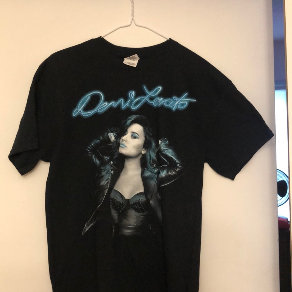 Demi Lovato concert shirt medium nice shirt